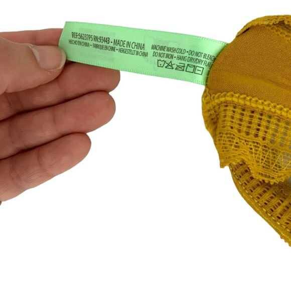 Honeydew Intimates Scallop Lace Thong Size Small NWOT - Picture 3 of 4